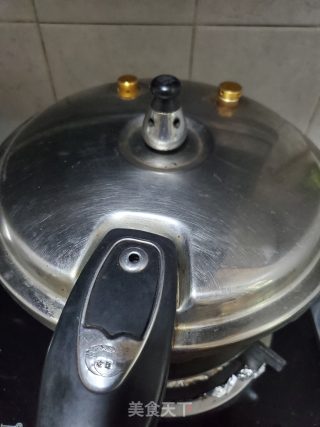 土豆焖牛腱子肉的做法步骤：7