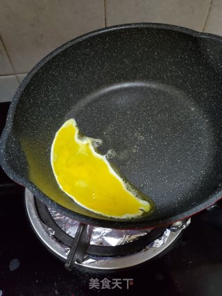 肉末鸡蛋炒米粉的做法步骤：2