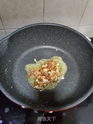 肉末鸡蛋炒米粉的做法步骤：3