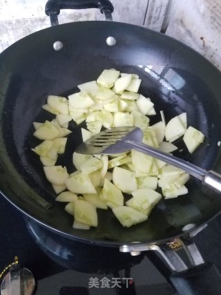 笨黄瓜炒鸡蛋的做法步骤：3