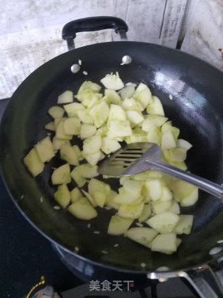 笨黄瓜炒鸡蛋的做法步骤：4
