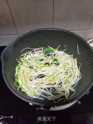 素炒银芽的做法步骤：4