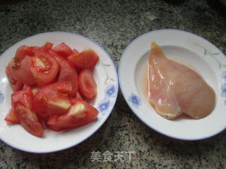 番茄炒鸡胸肉的做法步骤：1