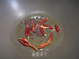 宫爆鸡丁的做法步骤：7