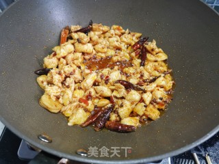 宫爆鸡丁的做法步骤：8