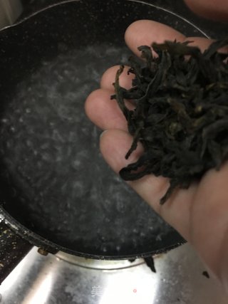 桃胶奶茶的做法步骤：3