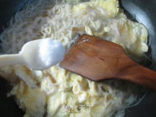 榨菜丝鸡蛋米面的做法步骤：6