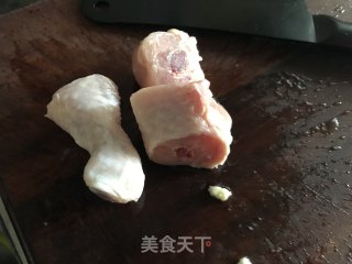 猴头菇炖鸡腿的做法步骤：3