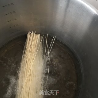 “榨菜”榨菜肉丝面的做法步骤：9