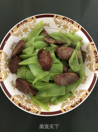 香肠炒莴笋的做法步骤：4