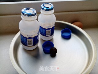 绿茶奶茶的做法步骤：1