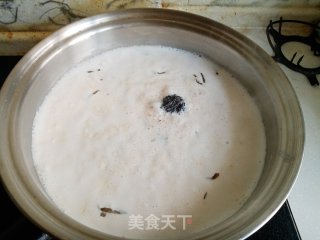 绿茶奶茶的做法步骤：3