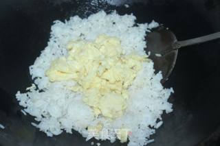 香菇酱炒饭的做法步骤：4
