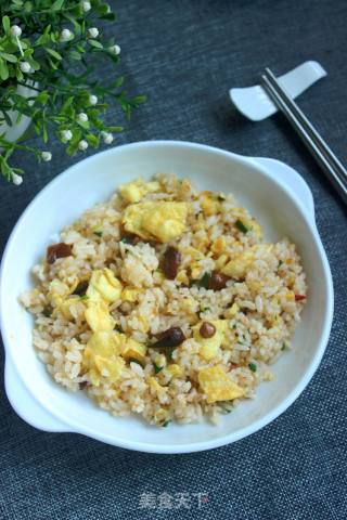 香菇酱炒饭的做法步骤：8