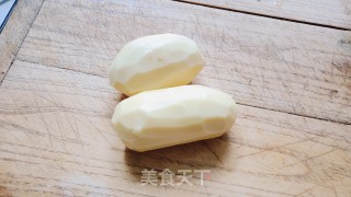 酸辣土豆丝的做法步骤：1