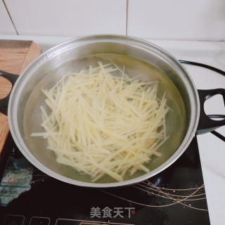 酸辣土豆丝的做法步骤：4