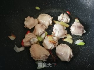 土豆炖鸡翅的做法步骤：6