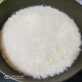 焖糯米饭（瘦肉虾仁香菇豆角红萝卜）的做法步骤：6