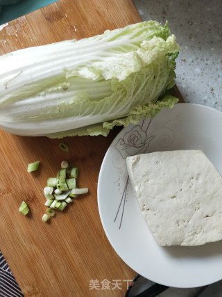 大白菜烧豆腐的做法步骤：1