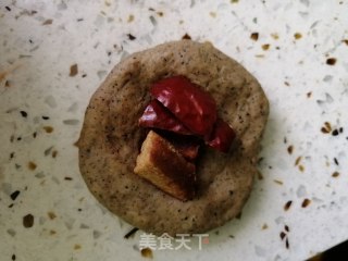 红枣馅黑芝麻红糖馒头的做法步骤：6