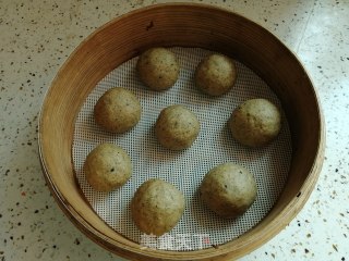 红枣馅黑芝麻红糖馒头的做法步骤：8