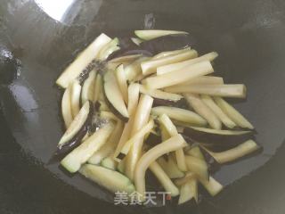 茄子豆角炒肉的做法步骤：3