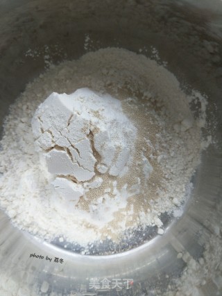 水煎榨菜花卷的做法步骤：1