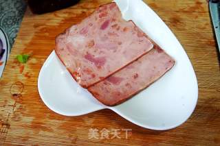 快手早餐火腿蔬菜三明治的做法步骤：3