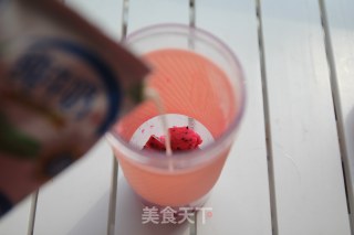 长帝便携果汁机-火龙果奶昔的做法步骤：3