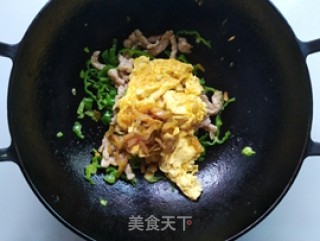 榨菜肉丝炒蛋的做法步骤：10
