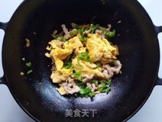 榨菜肉丝炒蛋的做法步骤：11