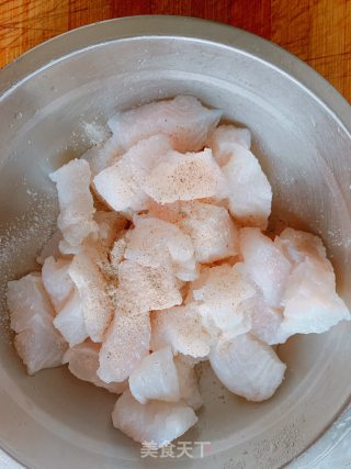 香酥鱼柳的做法步骤：2