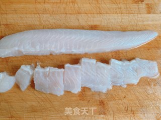 红烧巴沙鱼的做法步骤：1