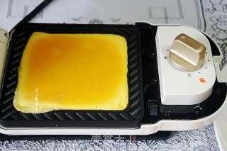 牛肉肠鸡蛋卷的做法步骤：4