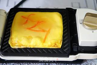牛肉肠鸡蛋卷的做法步骤：5