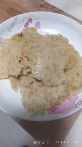 鱼胶粄炒西芹的做法步骤：4