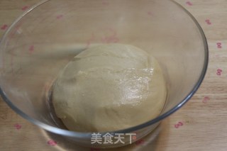 广式黑芝麻莲蓉月饼的做法步骤：7