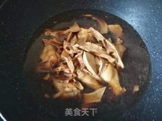 松茸干炖鸡翅根的做法步骤：14