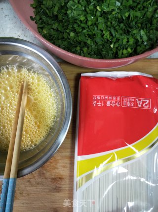 韭菜鸡蛋打卤面的做法步骤：1