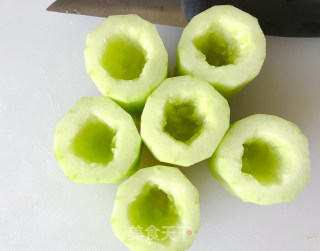 清爽鲜虾黄瓜盅的做法步骤：2