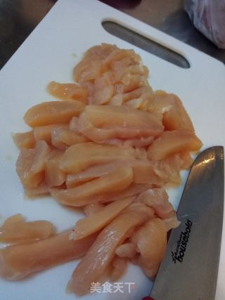 鲜虾长寿面的做法步骤：1
