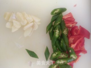 五花肉烧苦笋的做法步骤：1
