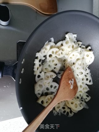 素炒莲藕的做法步骤：5