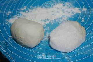 手擀面的做法步骤：1