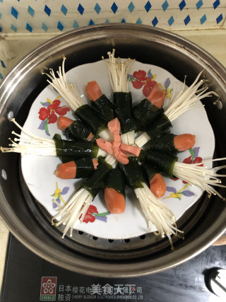 脆皮金针菇海带卷的做法步骤：3