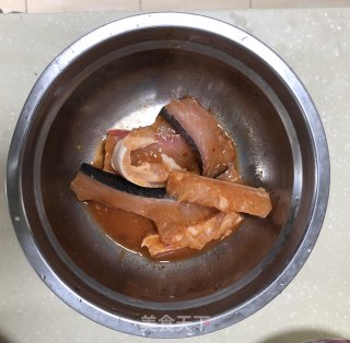 脆香鱼柳的做法步骤：1