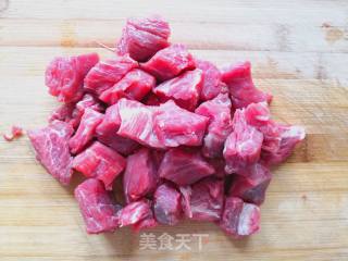咖喱土豆牛肉的做法步骤：1