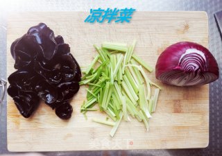 养生凉拌菜的做法步骤：1