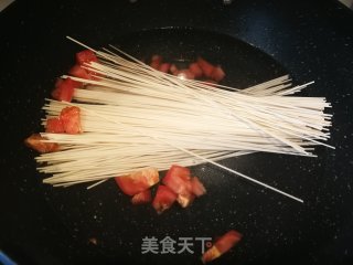 榨菜鸡蛋清汤面的做法步骤：4
