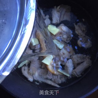 榴莲枸杞鸡汤的做法步骤：4
